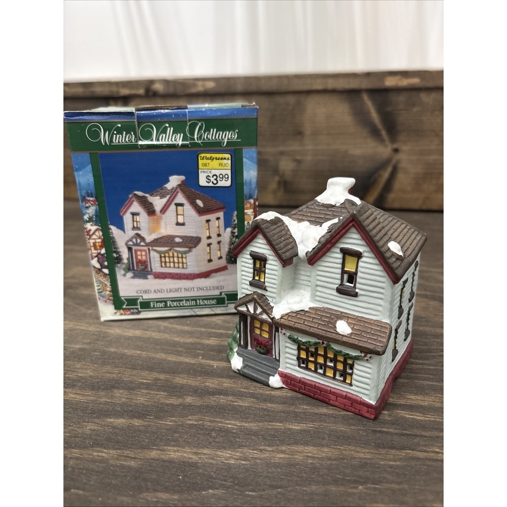 Winter Valley Cottages Christmas Village Porcelain Lighted House w/ Box